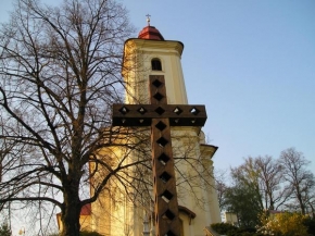 Vít Prchala - Kříž před kostelem