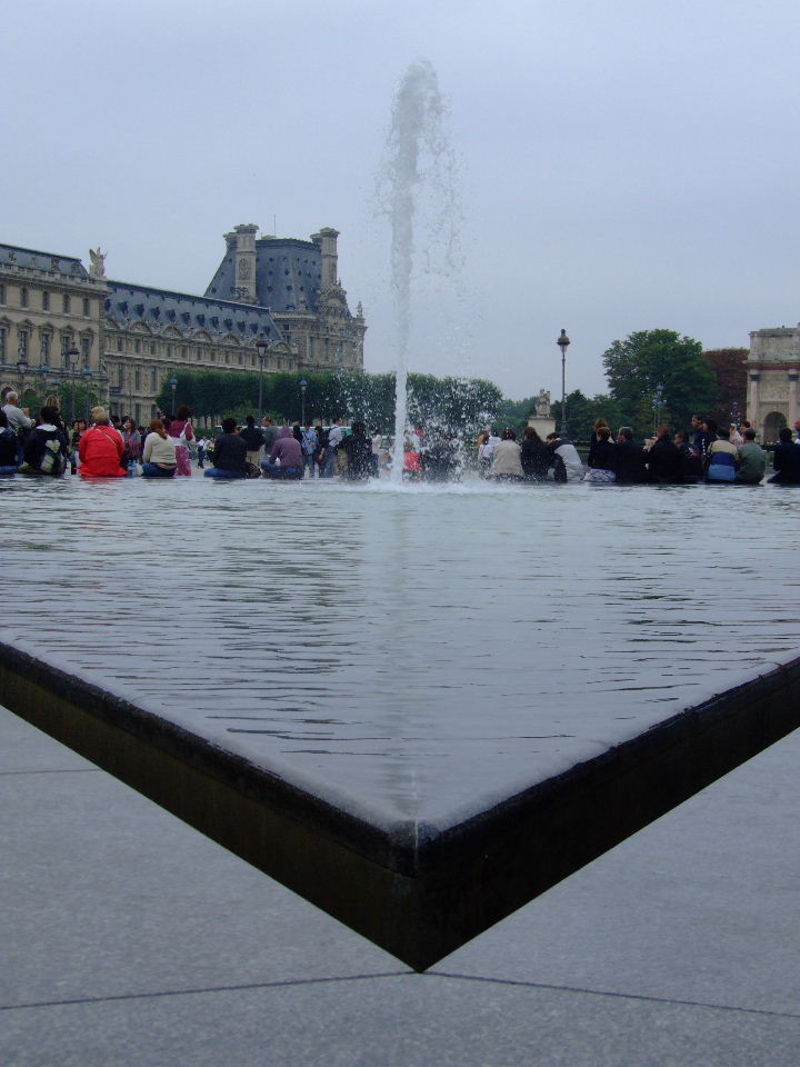 Fontána Louvre