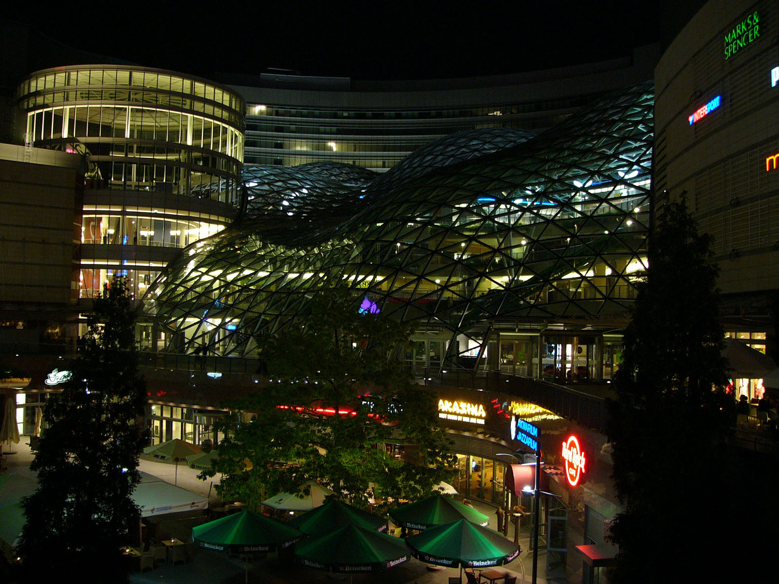 Varšava obchodné centrum v noci