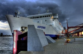Jan Krása - Trajekt "Kopernik" v přístavu před bouří