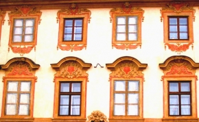 Detail v architektuře - Namalovaná okna