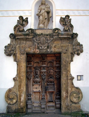 Detail v architektuře - Dveře do historie