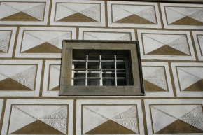 Detail v architektuře - Okno mezi psaníčky