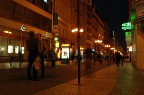 Dlouhé noci a život po setmění - K Václavskému náměstí