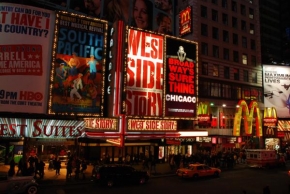 Dlouhé noci a život po setmění - Na Broadwayi
