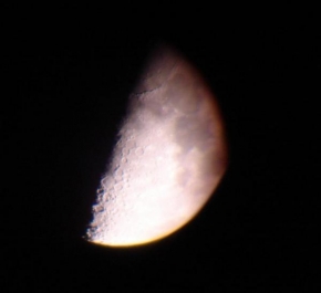Dlouhé noci a život po setmění - Měsíc v dalekohledu
