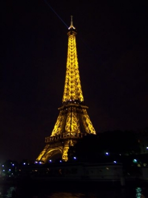Večer a noc ve fotografii - Eifelova věž z lodi