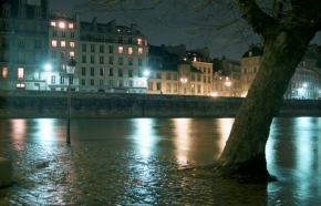 Večer a noc ve fotografii - Velká voda v Paříži