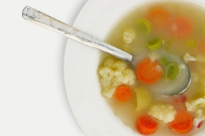 Jídlo a pití - Tanier s polievkou