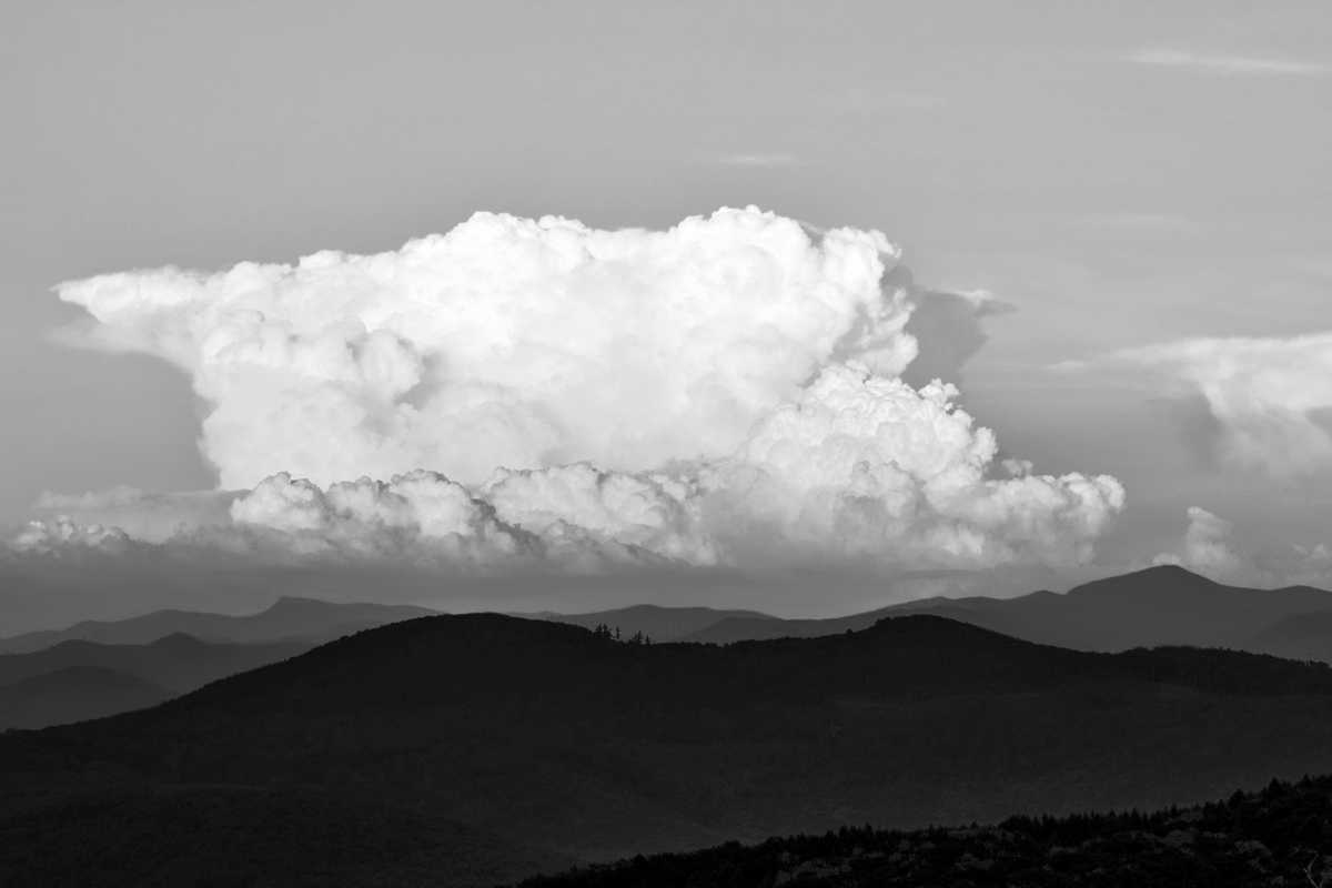 Dominance oblaků nad horama