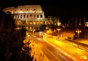 Tereza Škrampalová - Zářící Koloseum