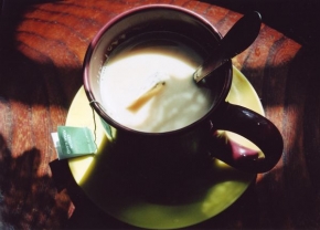 Jídlo a pití - Černý čaj s mlékem
