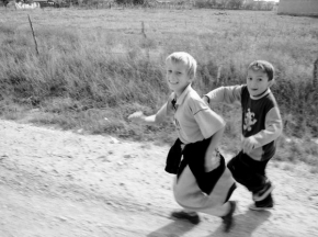 Dětské radosti - Děti v Kosovu IV.
