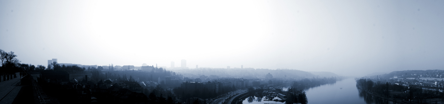 Město v mlze