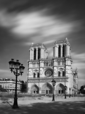 Černobílá fotografie - Notre Dame de Paris