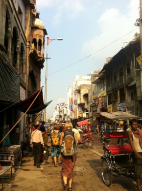 Chodím ulicí - Nezapomenutelná procházka v Delhi