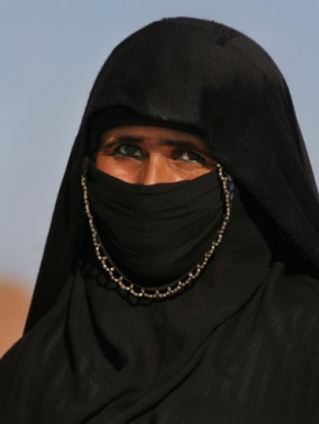 Ženská tvář - Oči v  poušti