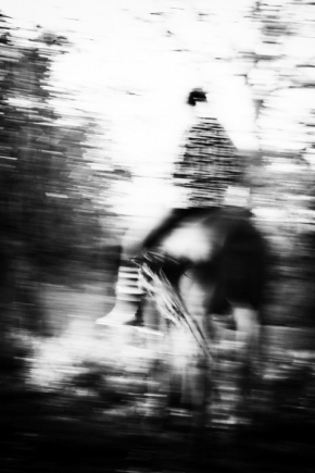 Černobílá fotografie - Jazdec