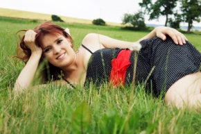 Kateřina Brabcová - V trávě