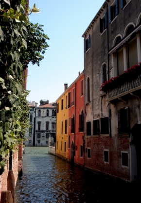 Fotograf roku na cestách 2012 - Barevné domečky v Benátkách