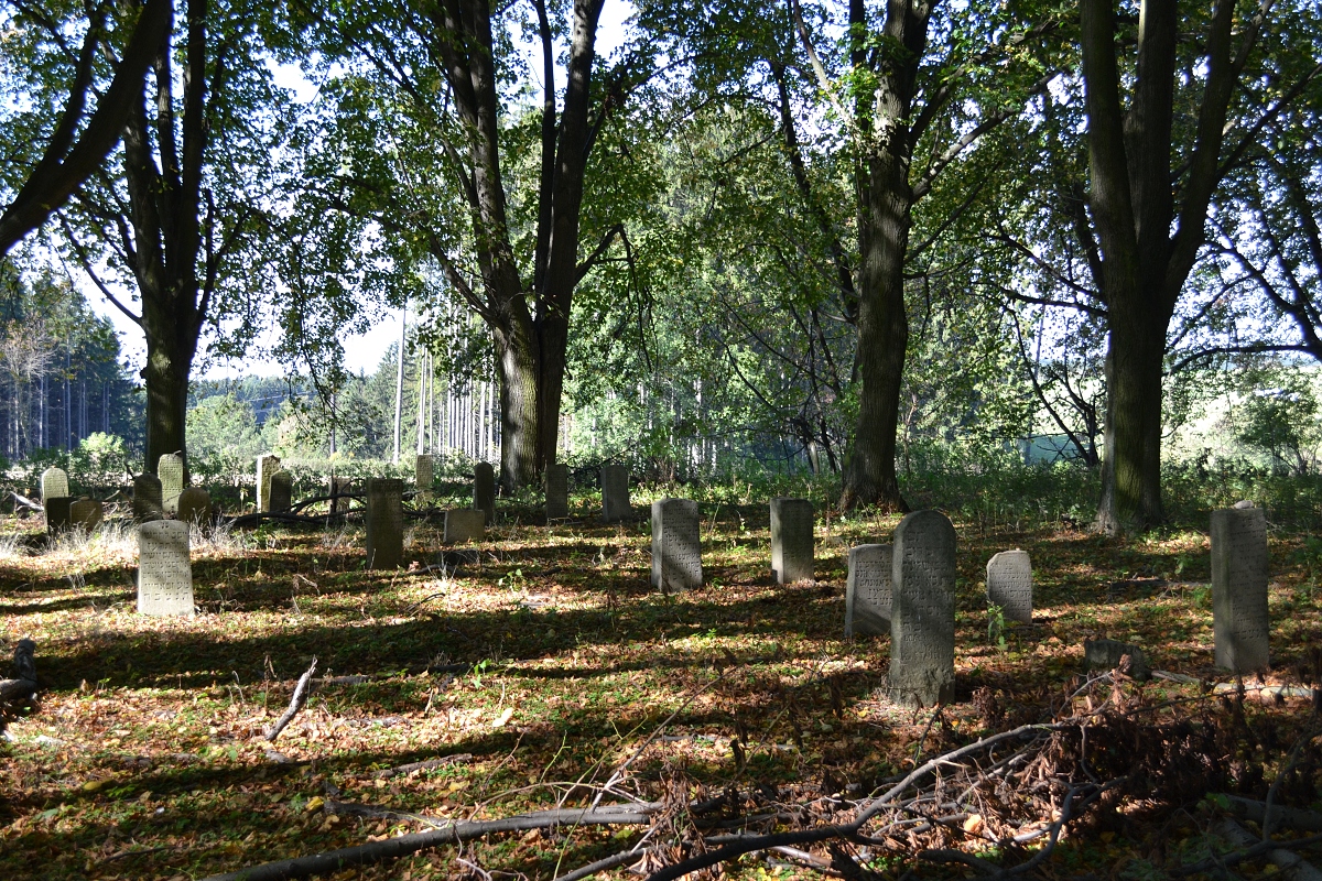 opuštěný hřbitov