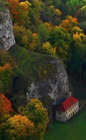 Lída Hájková - podzimní dům