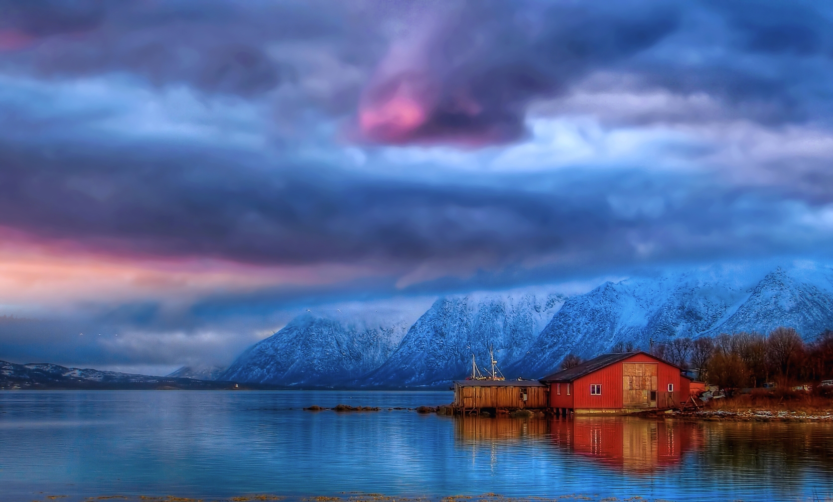 Dům ve fjordu