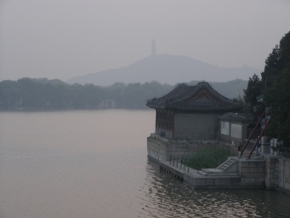 Za soumraku i za svítání - Podvečer u jezera Kunming, Čína (9)