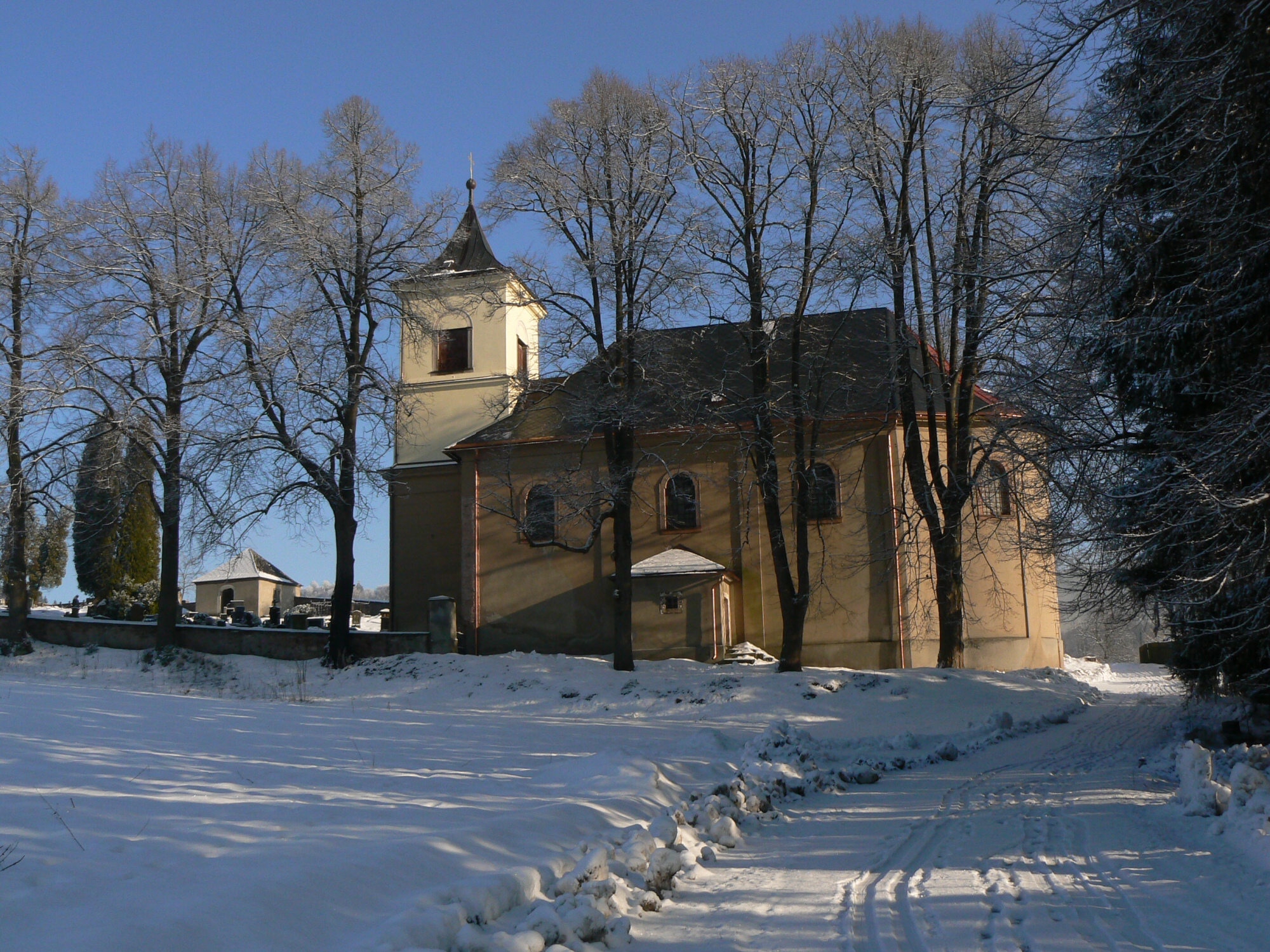 Kostel v zimní krajině