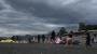 Na pláži kurzy windsurfingu, kitesurfingu a potápění.