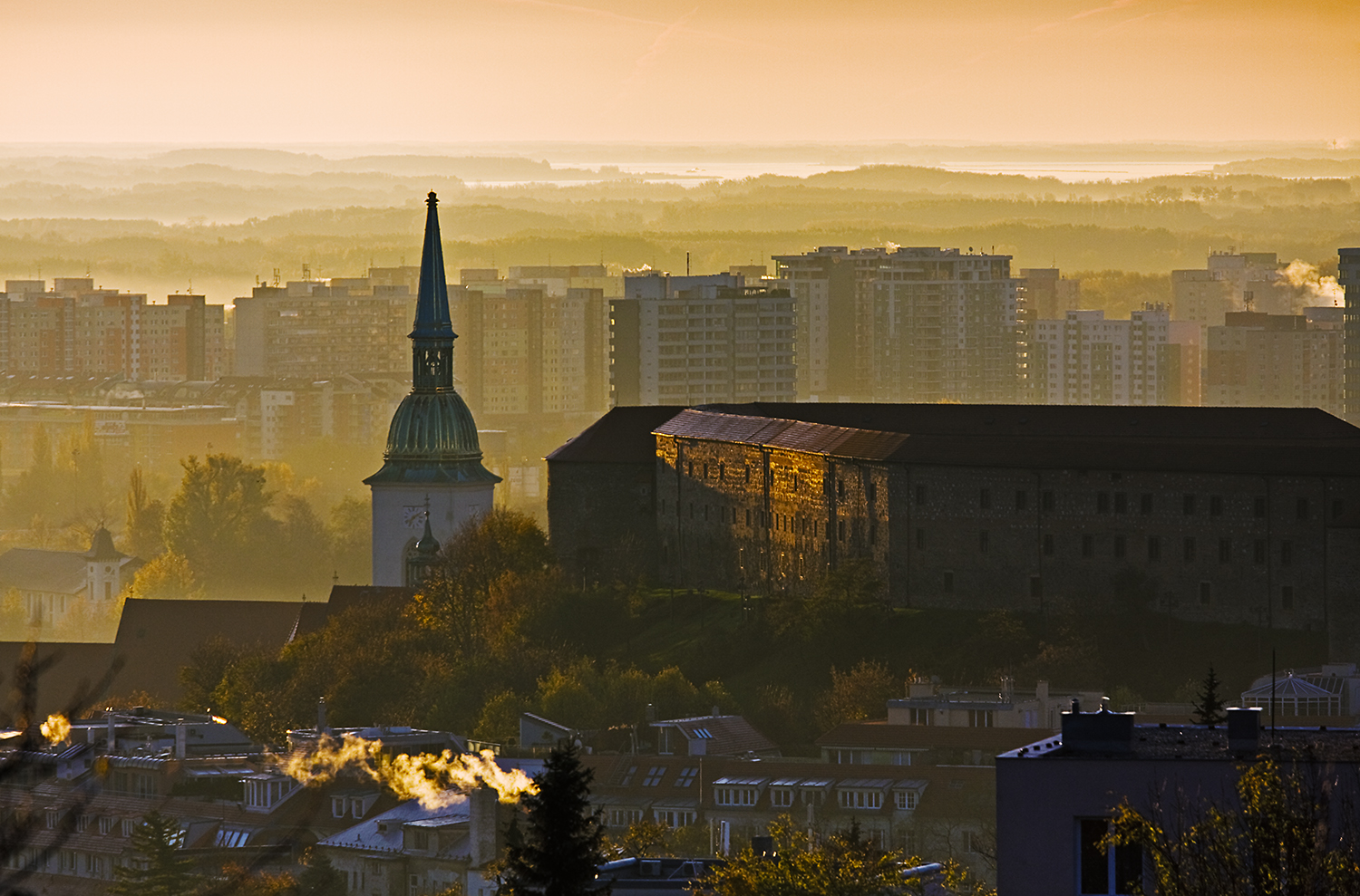 Svitanie v Bratislave