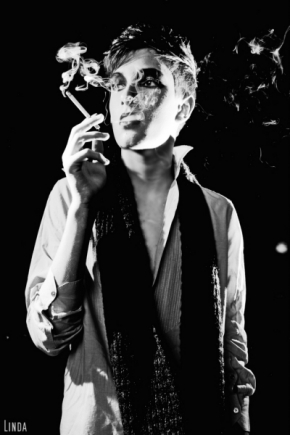 Linda Zhengová - The Cigarette