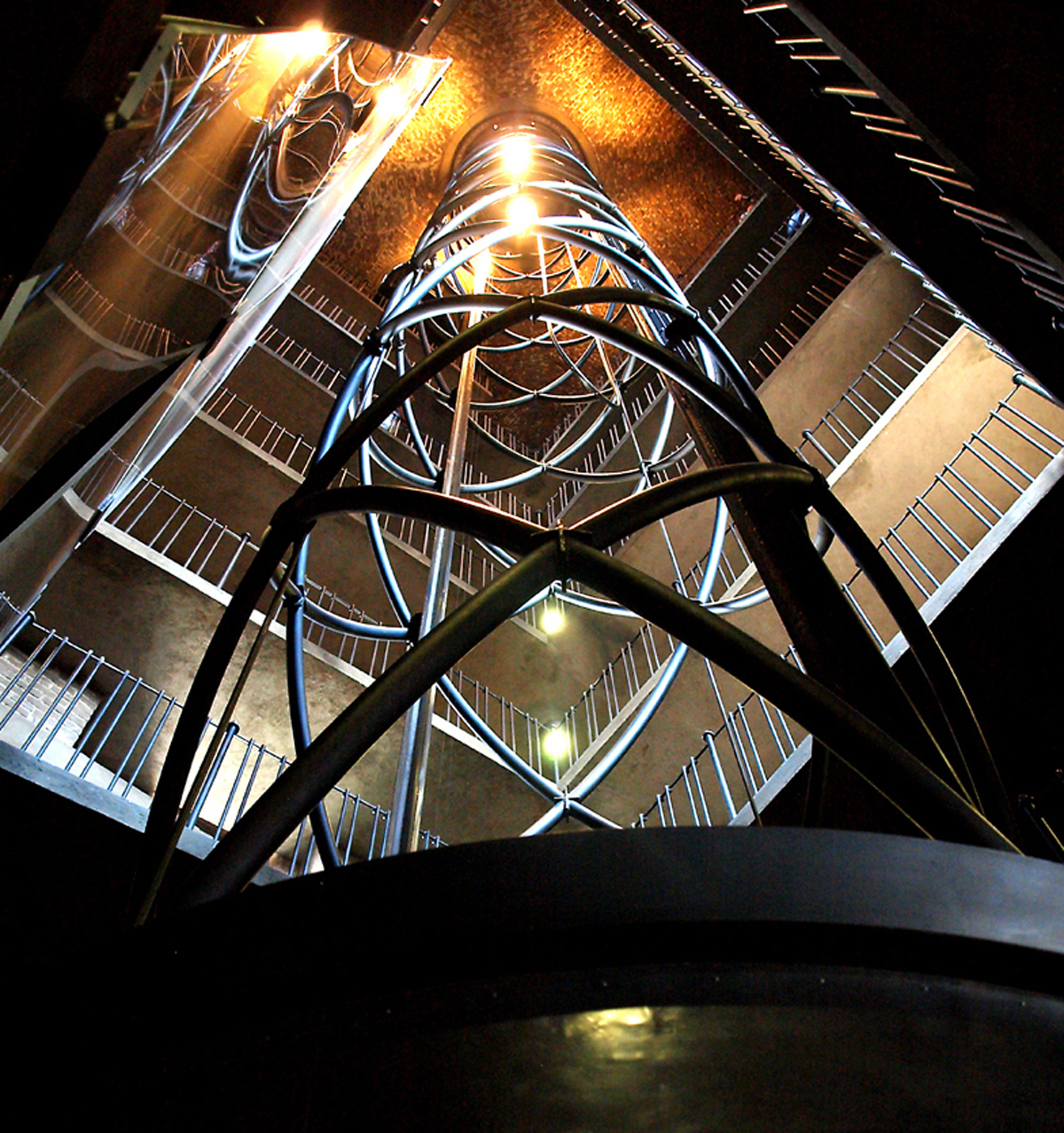 Novodobý výtah ve Staroměstské věži