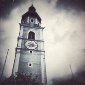 Černobílý svět - kostol