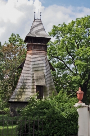 Historické objekty - Dřevěná zvonice.