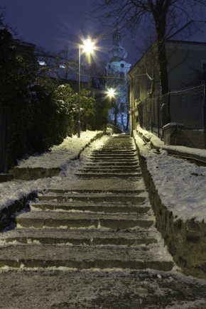 Zimní království - noční schody