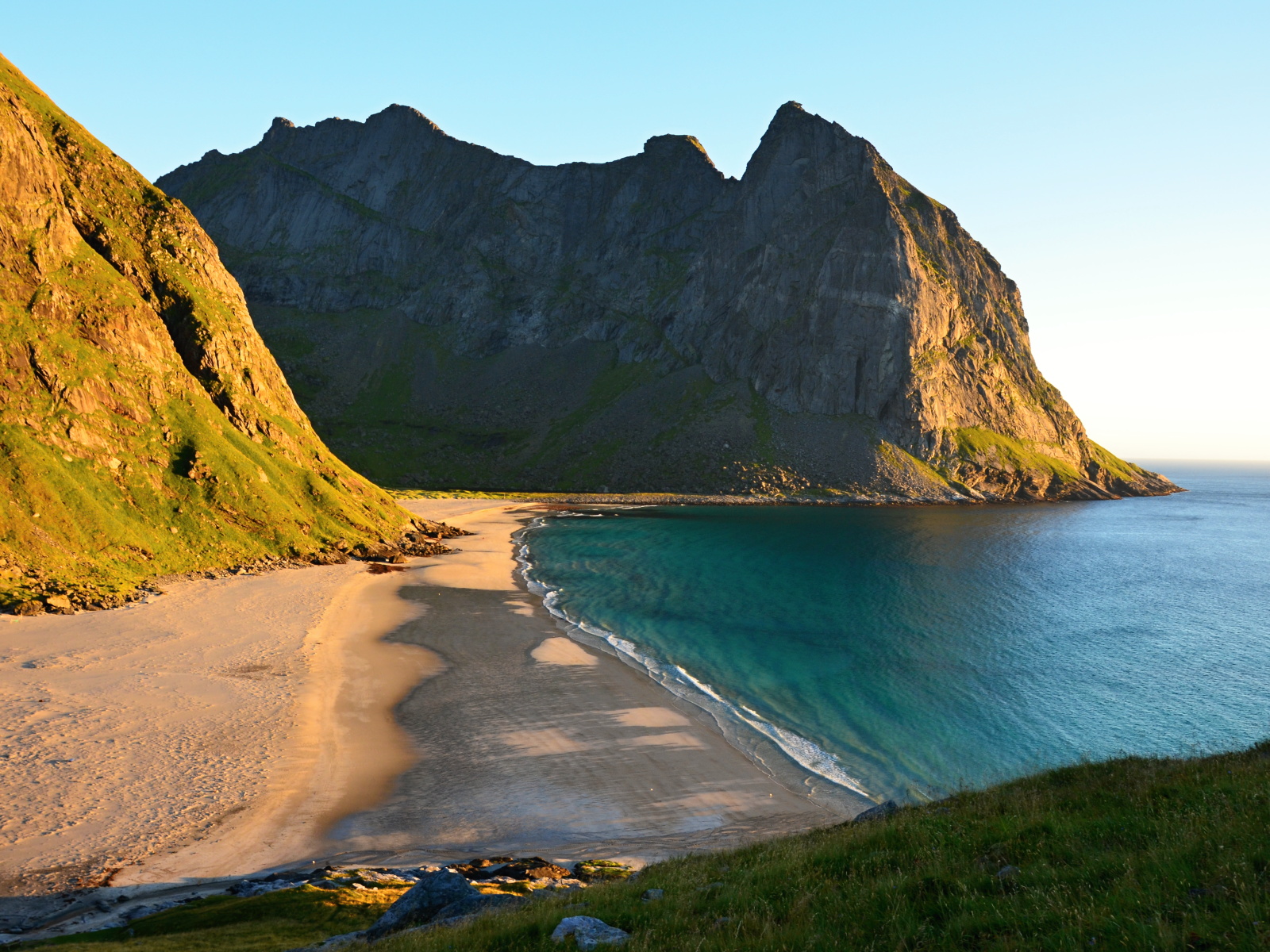 Pláž Kvalvika, Norsko