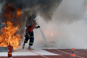 Sport, zdraví, adrenalin - Fotograf roku - kreativita - Boj s ohněm