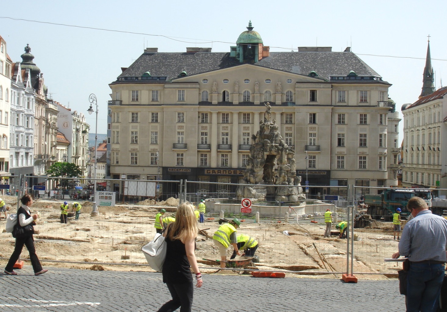 Jak se opravuje náměstí