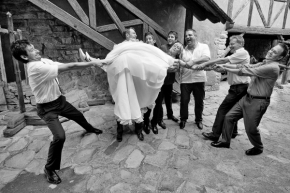 Svatby a oslavy - Fotograf roku - Kreativita - V.kolo - Tahání