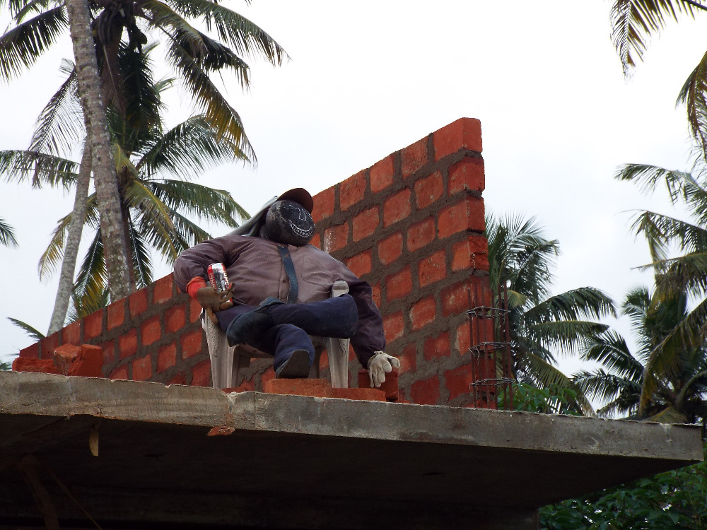 Hlídač na stavbě:-)-Srí Lanka