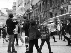 Street a vteřiny na ulici - Fotograf roku - Junior - II.kolo - Bubliny