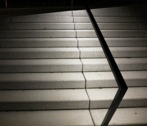 Architektura krásná a účelná - Noční schody