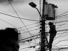 Vidím to černobíle - Elektrikář, drsné město Ibarra nedaleko Ekvádorsko-Kolumbijské hranice
