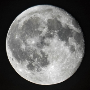 Vidím to černobíle - Pohled na měsíc