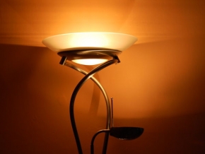 Světlo, stín a barva - Lampa