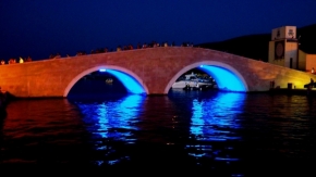 Půvaby architektury a jejích detailů - Noční mosty