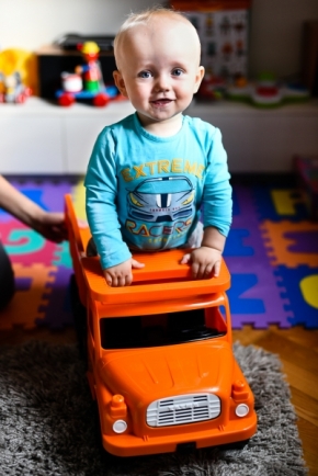 Dětské pohledy i radosti - Konečně, pořádné auto.