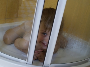 Dětské pohledy i radosti - Špion ze sprcháče
