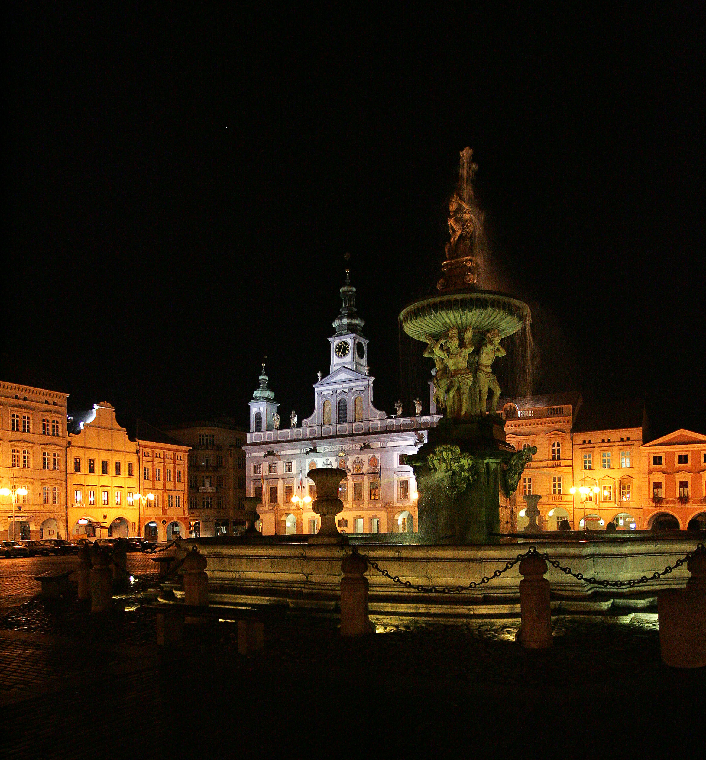 České Budějovice - náměstí v noci